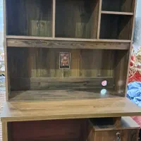میز تحریر و کتابخانه،