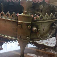 منقل برنجی|کلکسیون اشیاء عتیقه|لاهیجان, حزین|دیوار