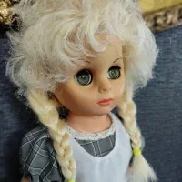 عروسک قدیمی استخوانی