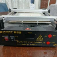 تعدادی دستگاه و ابزار آلات الکترونیکی