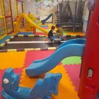استخدا مربی خانه بازی