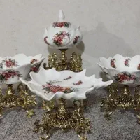توی گنجه ای پایه چینی درجه یک|ظروف سرو و پذیرایی|شیراز, بهارستان|دیوار