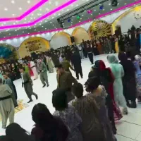 خواننده عروسی.