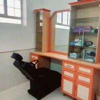 دکور آرایشگاه و صندلی اصلاح بفروش میرسد