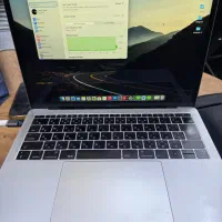 مکبوک ۲۰۱۷ ssd ۱۲۸ به همراه لوازم