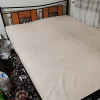 تخت فلزی دو نفره در حد نو