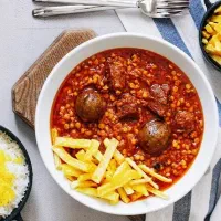 آشپز هستم وارد  به تخته کاری و پخت غذاهای نذری