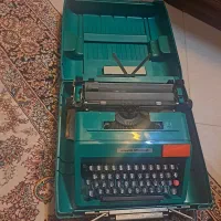 ماشین تحریر اصل Olivetti Studio 45 با کیف