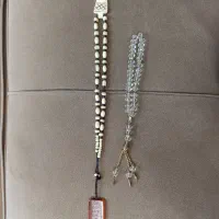 یک عدد تسبیح استخوان ویک عدد سنگ نجف