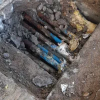 نشتی یابی بادستگاه ضمانتی لوله کشی لوله باز کنی|خدمات پیشه و مهارت|گلبهار, شهر جدید گلبهار|دیوار