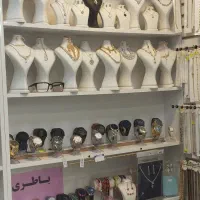 بدلیجات ساعت عینک اکسسوری جواهرات زیورآلات مانکن