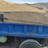 حمل مصالح ساختمانی نخاله ماسه. نیسان کمپرسی