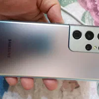 دو دستگاه موبایل ایفون و سامسونگ مشابه اک|موبایل|بم, |دیوار