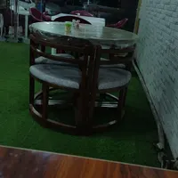 فروشنده و کباب زن ساندویج پیچ