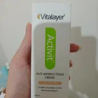 کرم‌ پودر ویتالایر پوست های چرب