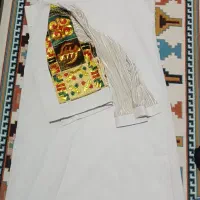 لباس دخترانه و یک پیراهن