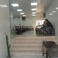 کارگر چایخانه قهوه خانه با جای خواب