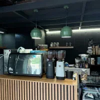 39متر-مغازه-در-دو-طبقه-همکف-و-بالکن-جنت-ابادجنوبی