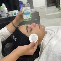 خدمات  سالن زیبایی(پاکسازی ،کوتاهی،ریموو ابرو)