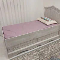 سرویس تخت و پاتختی و کمد و ویترین وودیا
