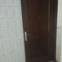 دو عدد در چوبی قهوه ای تیره طرح کلاسیک