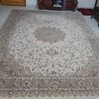فرش ۱۲متری  بسیار زیبا در حد میباشد