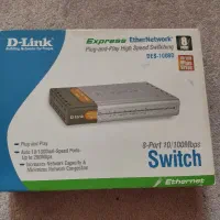 سوئیچ شبکه D-Link دارای ۸ پورت مدل DES-1008D