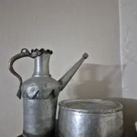 دو تیکه ظرف مسی  افتابه و کماجدون