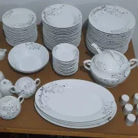 تعدادی ظروف آشپزخانه