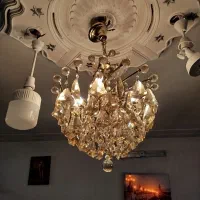 لوستر۶شاخه طلایی|لوستر و چراغ آویز|قم, چهل درخت|دیوار