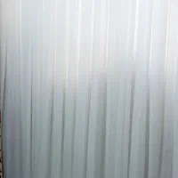 حریر ساده سفید پر چین در حد نو