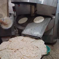 دوعدد مغازه و نانوایی  به فروش می رسد