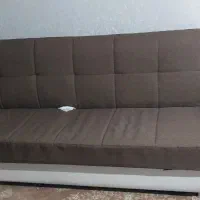 یک کاناپه تختخواب شو فنردار ترک