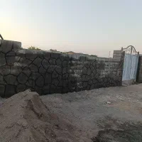 زمین ۸۰۰ متر سه طرف دیوارشده در سه متری