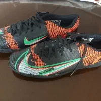 کفش ورزشی فوتسال