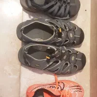 کتونی فوتبال و صندل