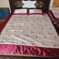 یک عدد تخت خواب 2 نفره به همراه تشک