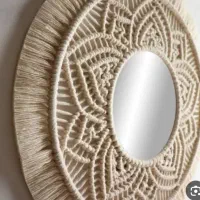 دو تیکه آینه و مکرومه