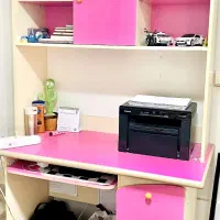 میز تحریر همراه با کتابخانه دخترانه