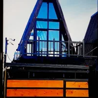 کلبه-چوبی-استخردار-جکوزی-نزدیک-دریا-بدون-واسطه