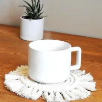 رومیزی و زیر لیوانی مکرومه