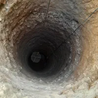 چاه کن مقنی  مغنی لولکشی فاضلاب