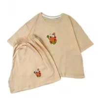 پوشاک|لباس|قروه, |دیوار