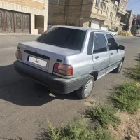 پراید مدل۱۳۸۵ نقره ای خونگی کمی افتاب سوختگی دارد