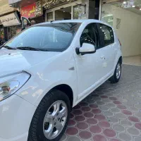 رنو ساندرو اتوماتیک سفید مدل ۹۶|خودرو سواری و وانت|اصفهان, فرح آباد|دیوار