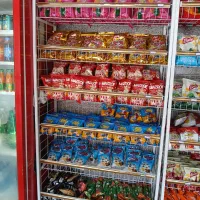 فوری واگذاری مغازه با اجناس 50 ملیون فوری|اجارهٔ مغازه و غرفه|قم, شهرک فاطمیه|دیوار