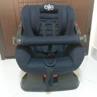 صندلی ماشین کودک سالم وتمیز