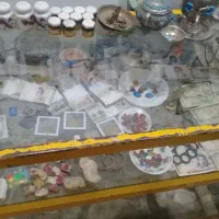 مغازه انتیک|کلکسیون اشیاء عتیقه|کبودرآهنگ, |دیوار