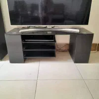 میز زیر تلویزیون