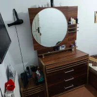 میز آرایش با دلاور